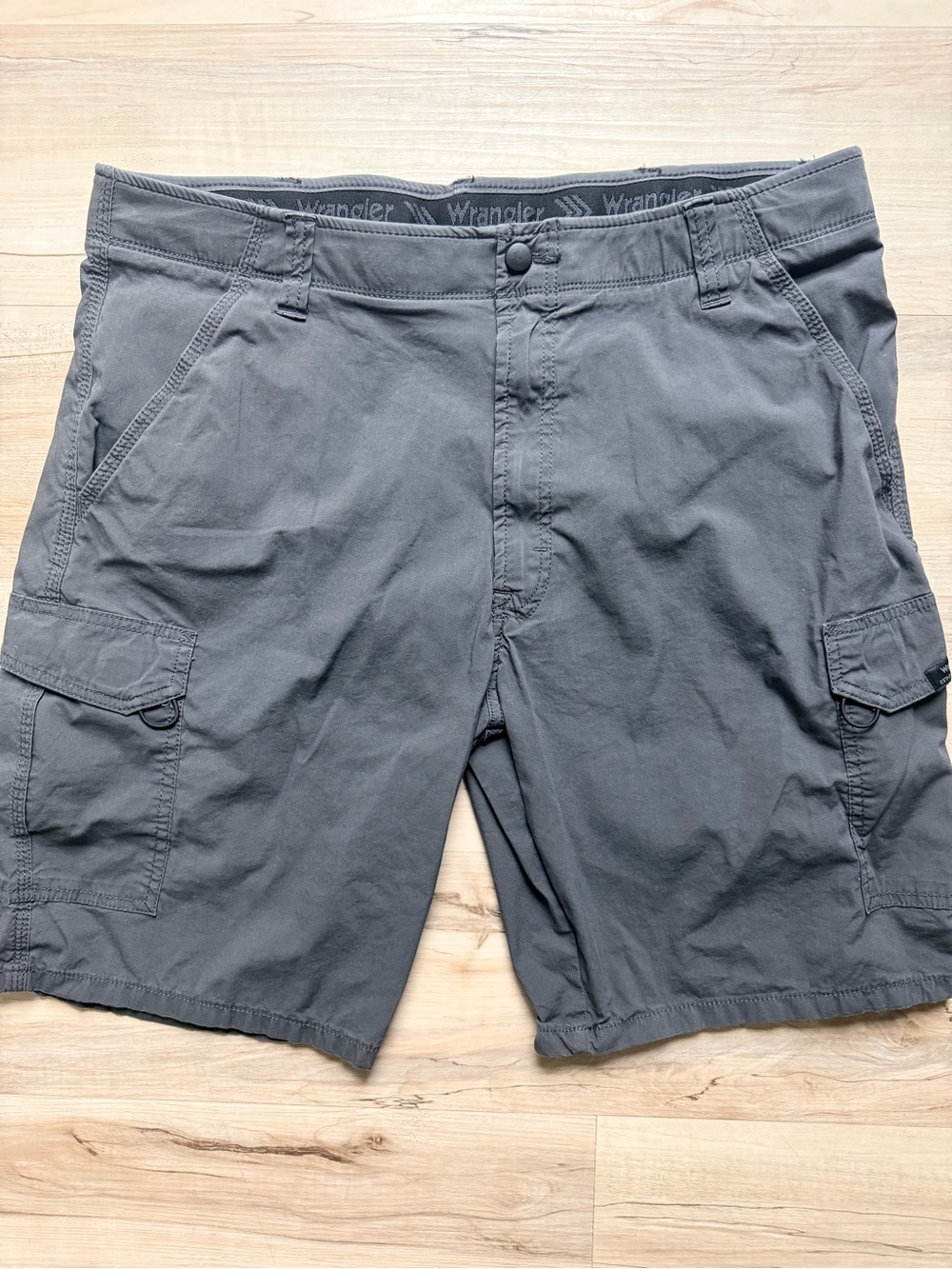 Wrangler Men's Gray Cargo Shorts - Classic Utility Style